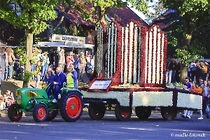 Festwagen Platz 1