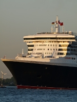 queen_mary_2_P5085244