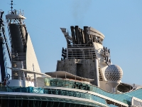 independence-of-the-seas_mfw13__016954